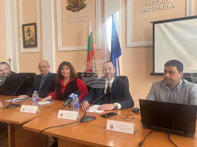 Подменено е осветлението в Кюстендил и пет села в общината по проект, финансиран по Националния план за възстановяване и устойчивост