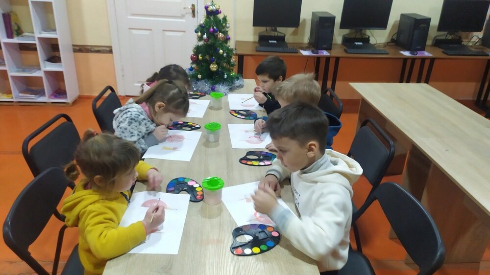 Деца от Българското неделно училище „Просвета“ в Делжилер, Украйна, се запознаха със зимните празници и традиции