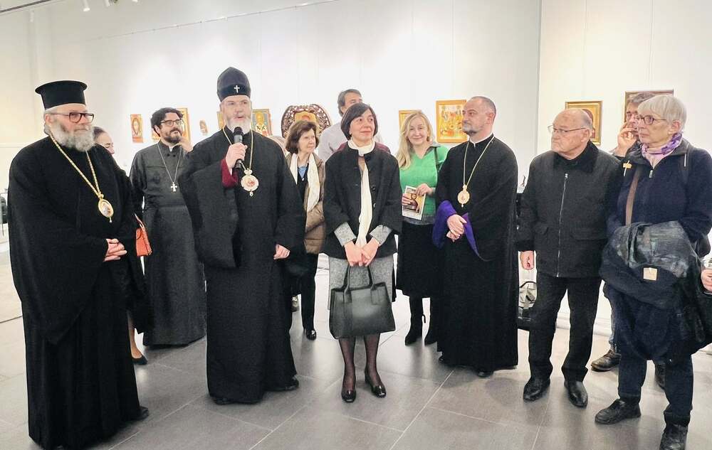 Изложба на съвременна православна иконопис под надслов „Светлина от вечността” бе открита в Българския културен институт в Париж