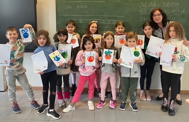 Занятия, свързани със зимния празничен календар, бяха организирани в Българското училище „Св. св. Кирил и Методий“ в Барселона, Испания