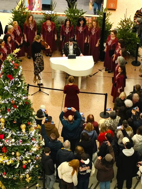 Българският женски хор „Булгапея“, пианистът Даниел Верстапен и цигуларката Марина Барская изнесоха три концерта в Брюксел