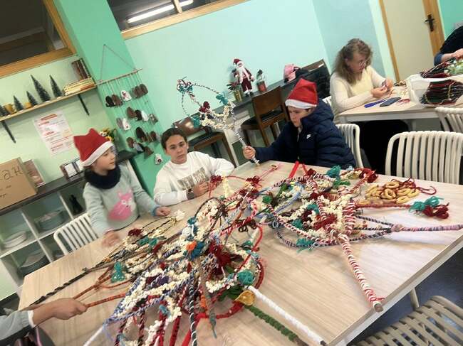 Учители от Българското училище „Св. Иван Рилски“ в Мостолес, Испания: С децата и родителите превърнахме коледната ни работилница в празник