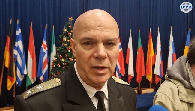 Моряците и командирът на базов миночистач „Шквал“ получиха наградите за екипаж и офицер на годината