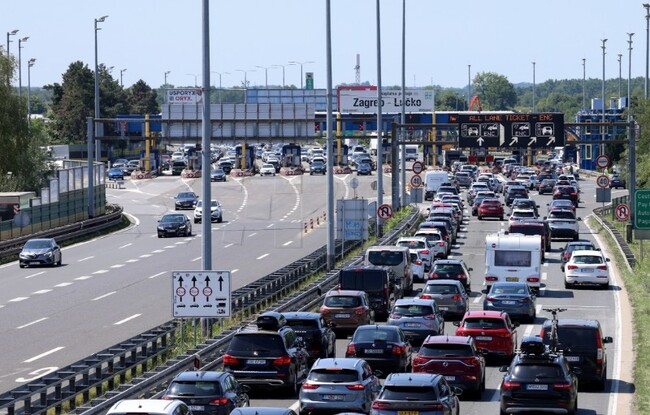 ХИНА: Хърватия въвежда електронно таксуване по всички магистрали от 2027 г.