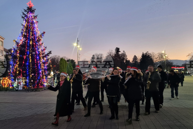 Търговище - Духов оркестър “Васил Абрашев” - коледен базар