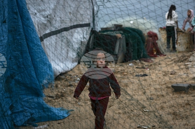 Двама палестинци в Газа са били убити при израелски обстрел