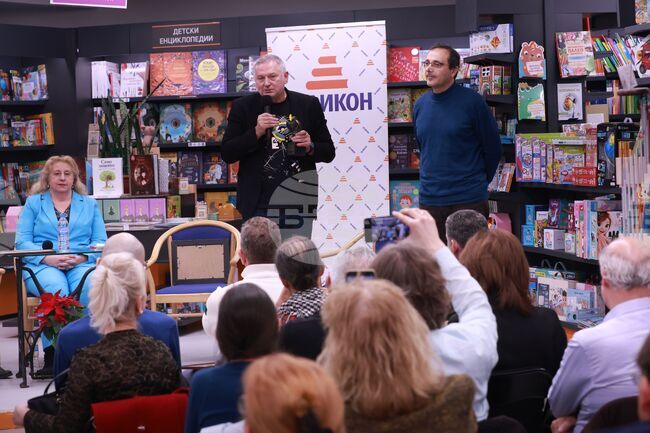 Награда за нова българска проза „Хеликон"