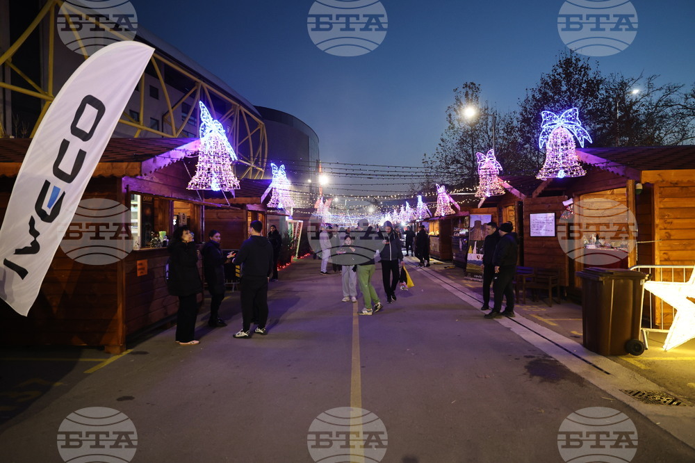Пловдив - футболни фенове - протест срещу забавянето на строителството на стадион “Христо Ботев”