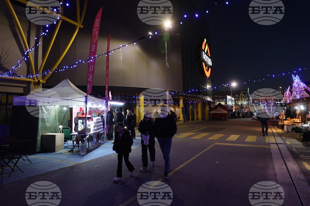 Пловдив - футболни фенове - протест срещу забавянето на строителството на стадион “Христо Ботев”