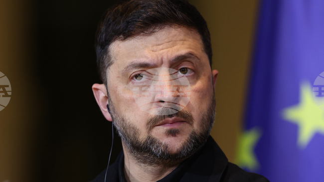 Засега не се обсъжда произвеждането на референдум по териториалния въпрос в Украйна, заяви Зеленски