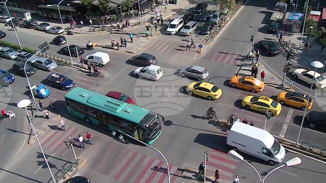 АТА: Близо 90 000 са новорегистрираните автомобили в Албания за 11 месеца