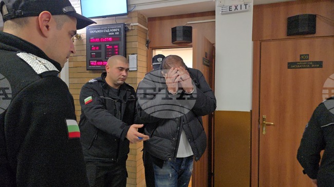 Окръжният съд в Ловеч отложи делото за мярката за неотклонение на обвиняем за участие в организирана престъпна група за разпространение на наркотици