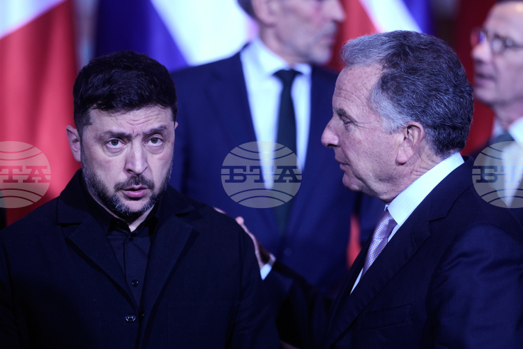 Украинският президент Володимир Зеленски обяви днес че е имал телефонен