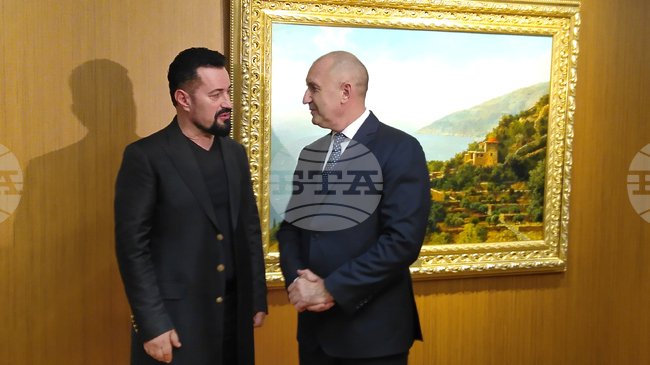 Изложба „Крепости на вярата“ с творби на художника Васил Горанов беше открита в столичната галерия „Сан Стефано“