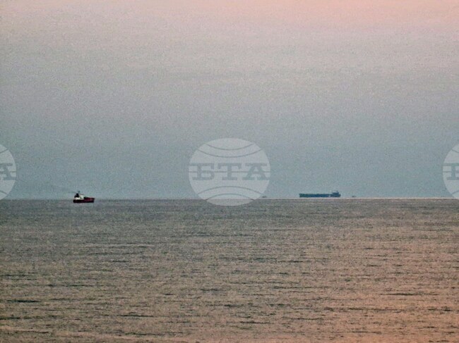 Танкерът "Кайрос" вече се намира в Бургаския залив 