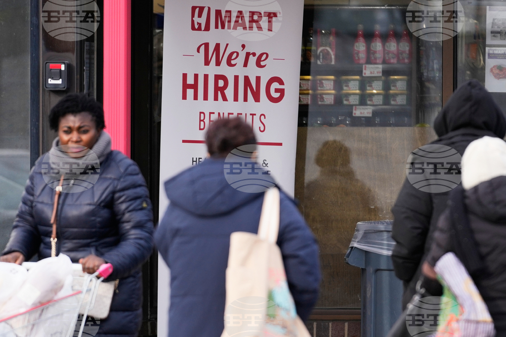 Намалява броят на седмичните молби за помощи при безработица в САЩ, противно на очакванията за ръст