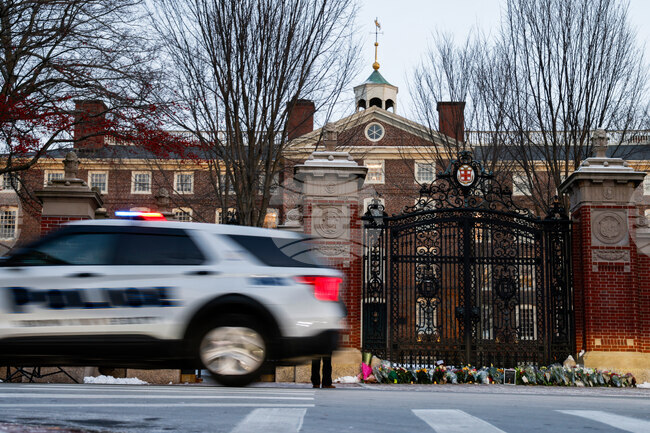 Американската полиция откри тялото на мъж, заподозрян за стрелбата в университета "Браун"