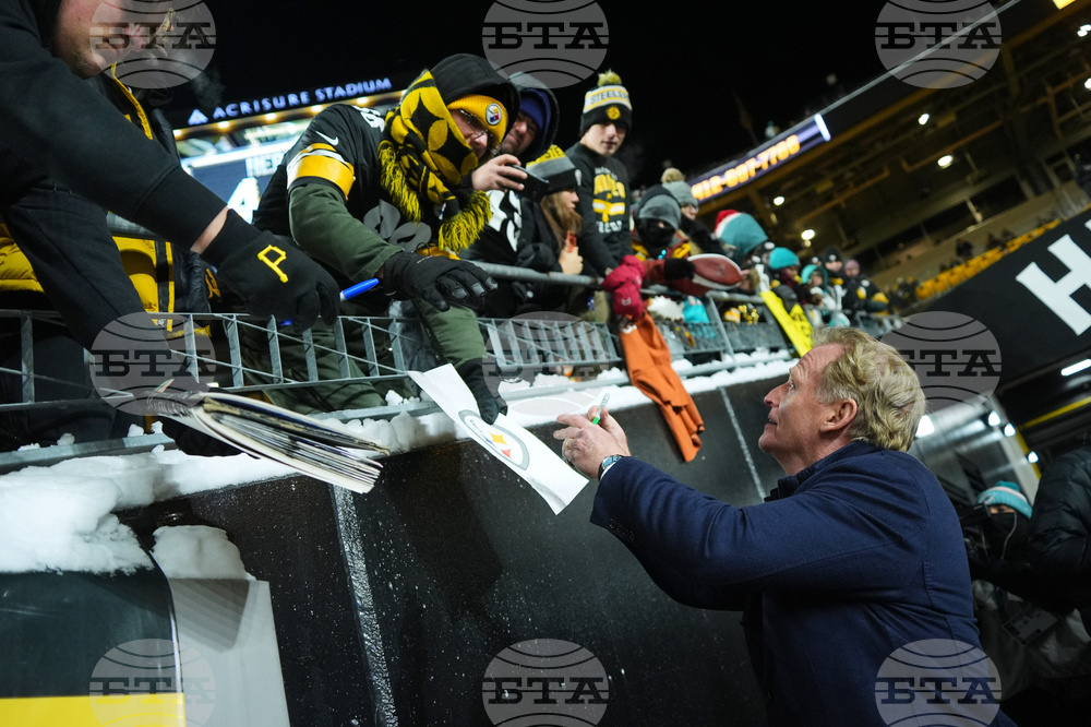 Dolphins Steelers Football