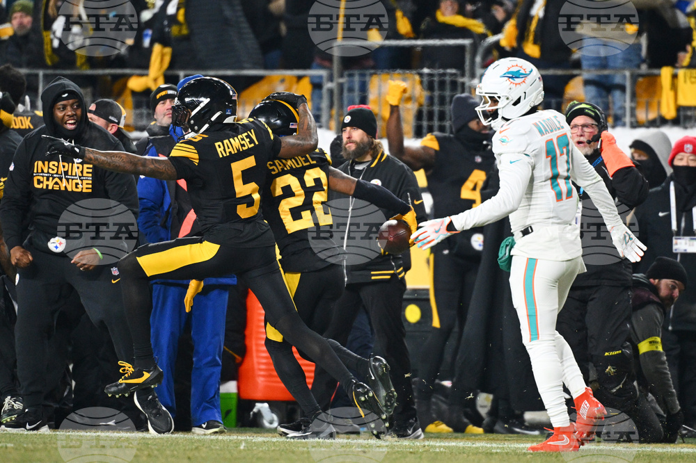 Dolphins Steelers Football