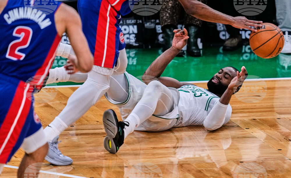 Pistons Celtics Basketball