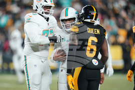 Dolphins Steelers Football