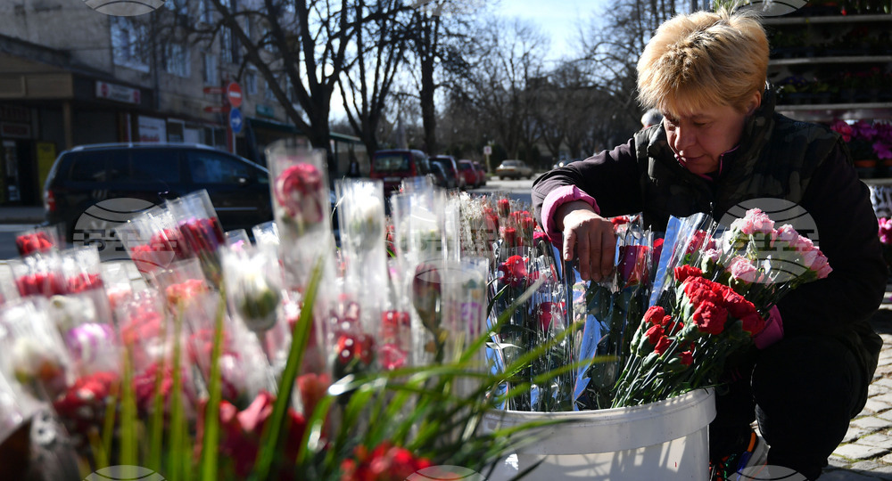 Исперих - цветя за 8-ми март