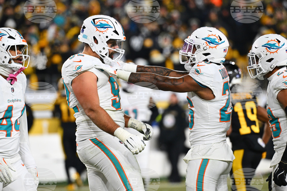 Dolphins Steelers Football