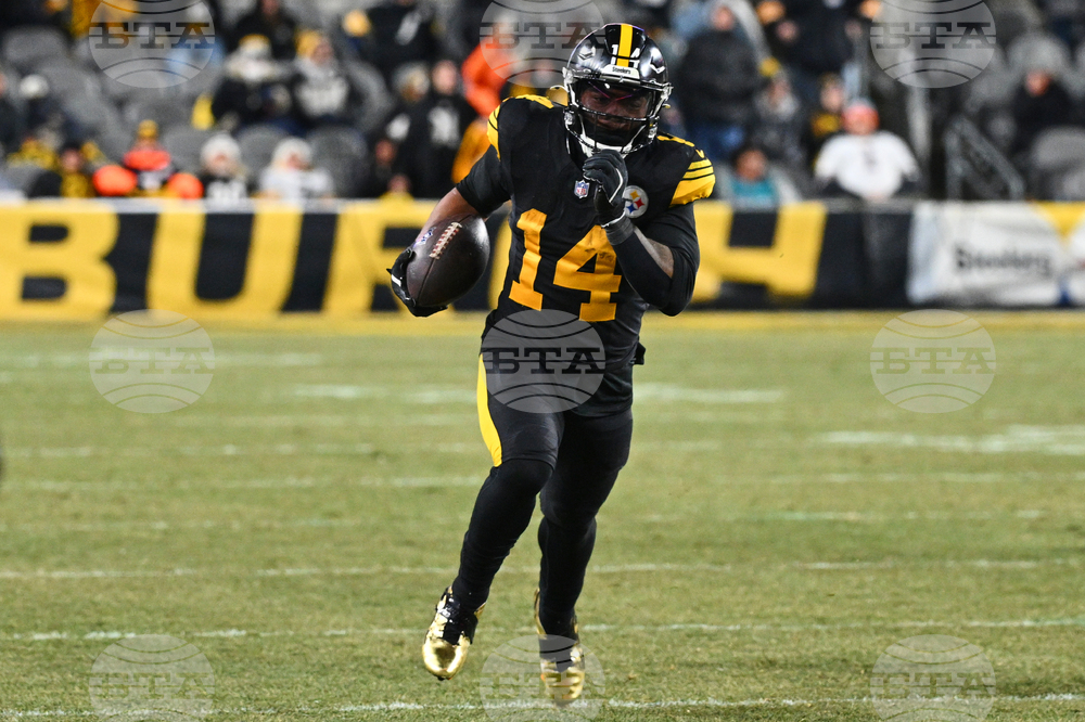 Dolphins Steelers Football