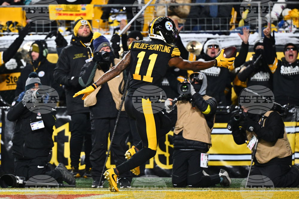 Dolphins Steelers Football