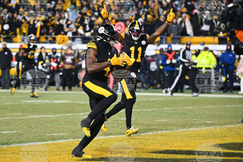 Dolphins Steelers Football