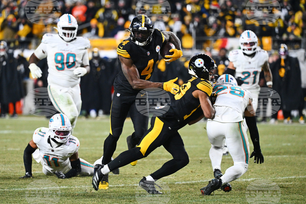 Dolphins Steelers Football