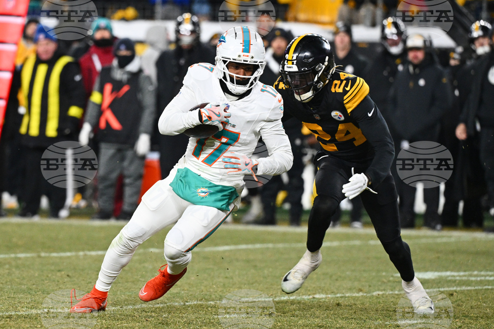 Dolphins Steelers Football