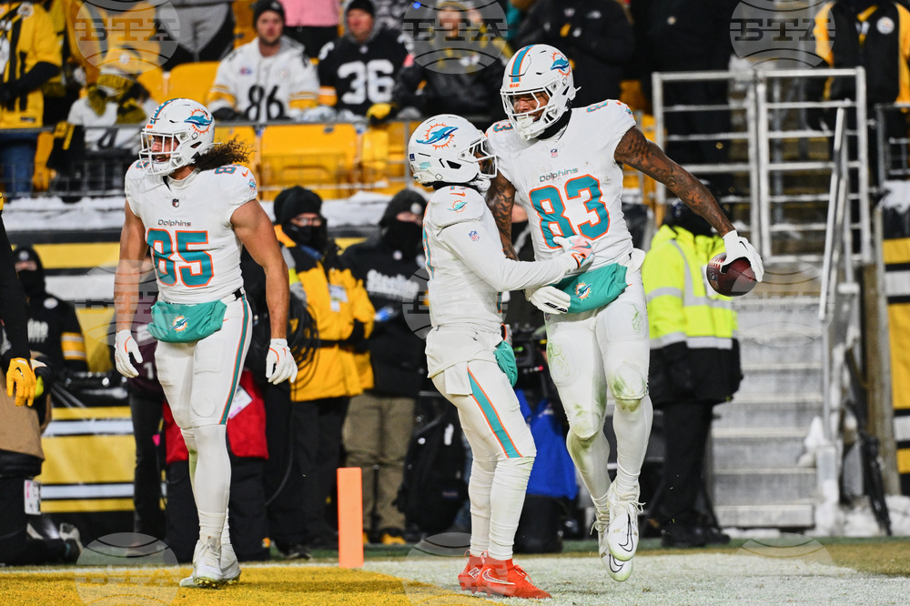 Dolphins Steelers Football