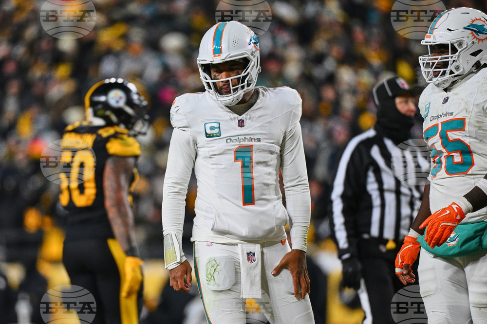 Dolphins Steelers Football