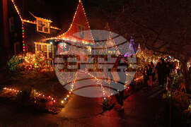 Oregon Daily Life Holiday Lights