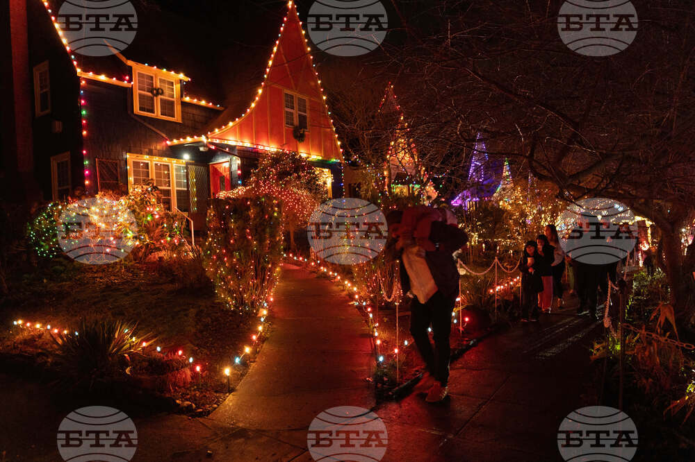 Oregon Daily Life Holiday Lights