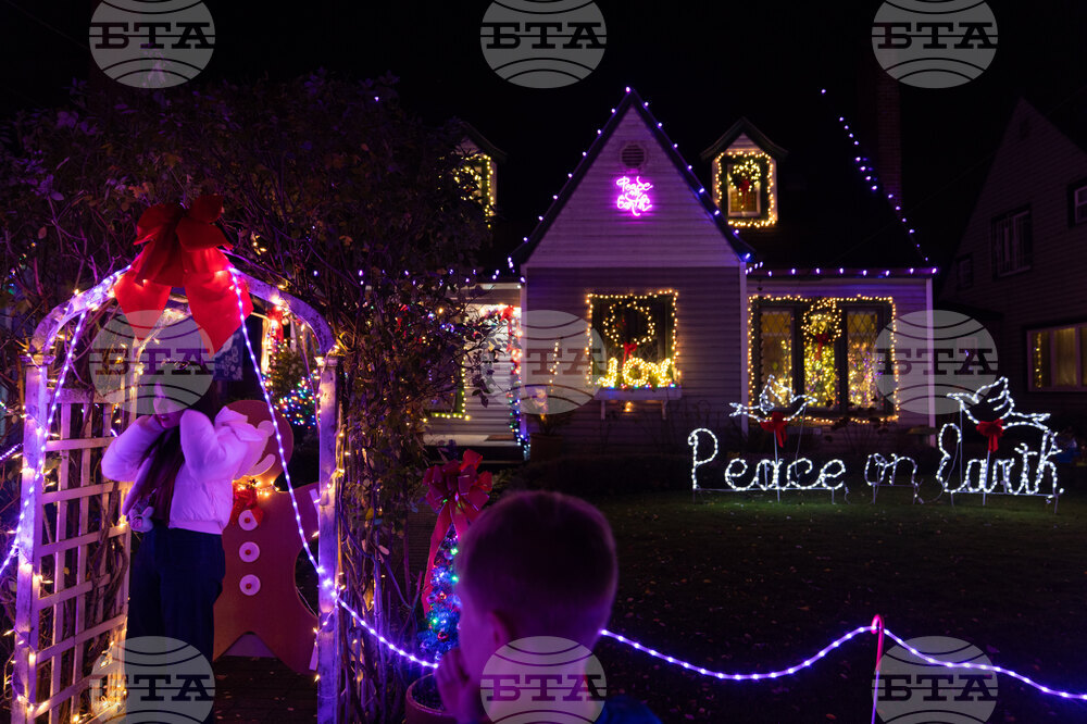 Oregon Daily Life Holiday Lights