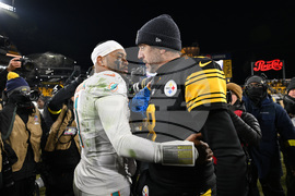 Dolphins Steelers Football