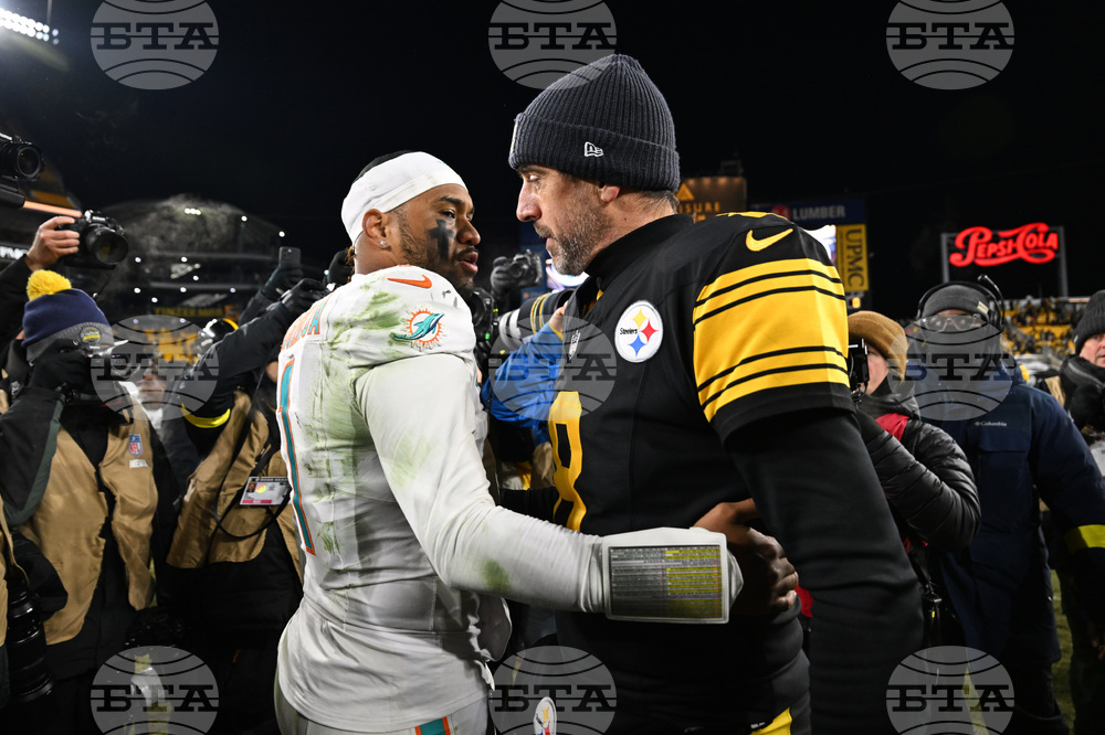 Dolphins Steelers Football