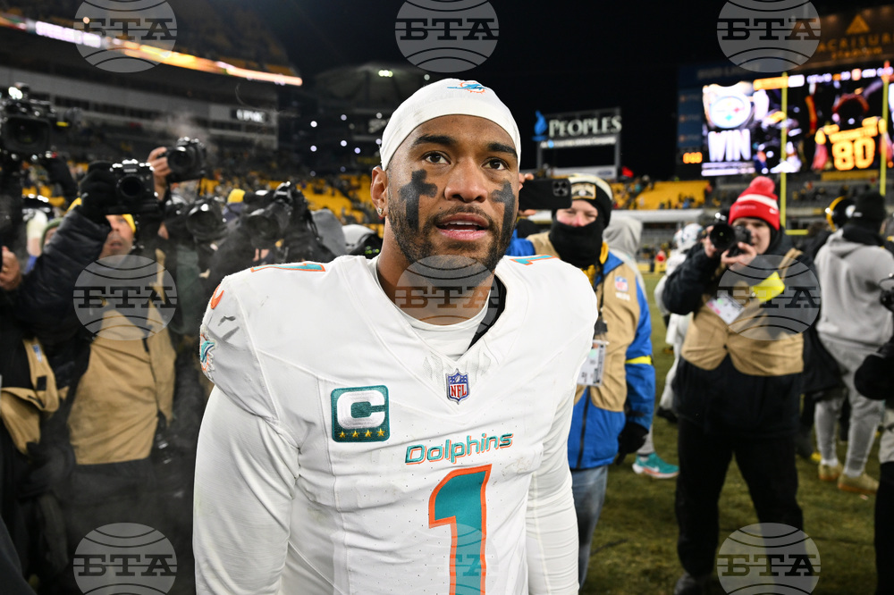 Dolphins Steelers Football