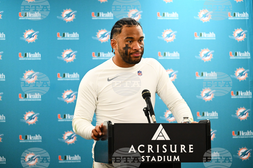 Dolphins Steelers Football