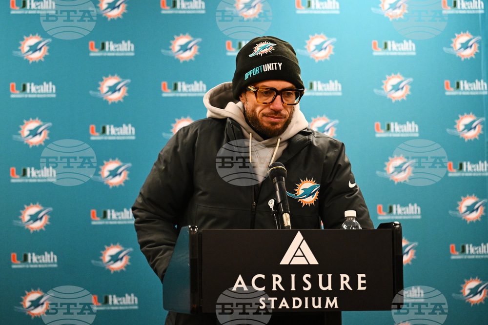 Dolphins Steelers Football