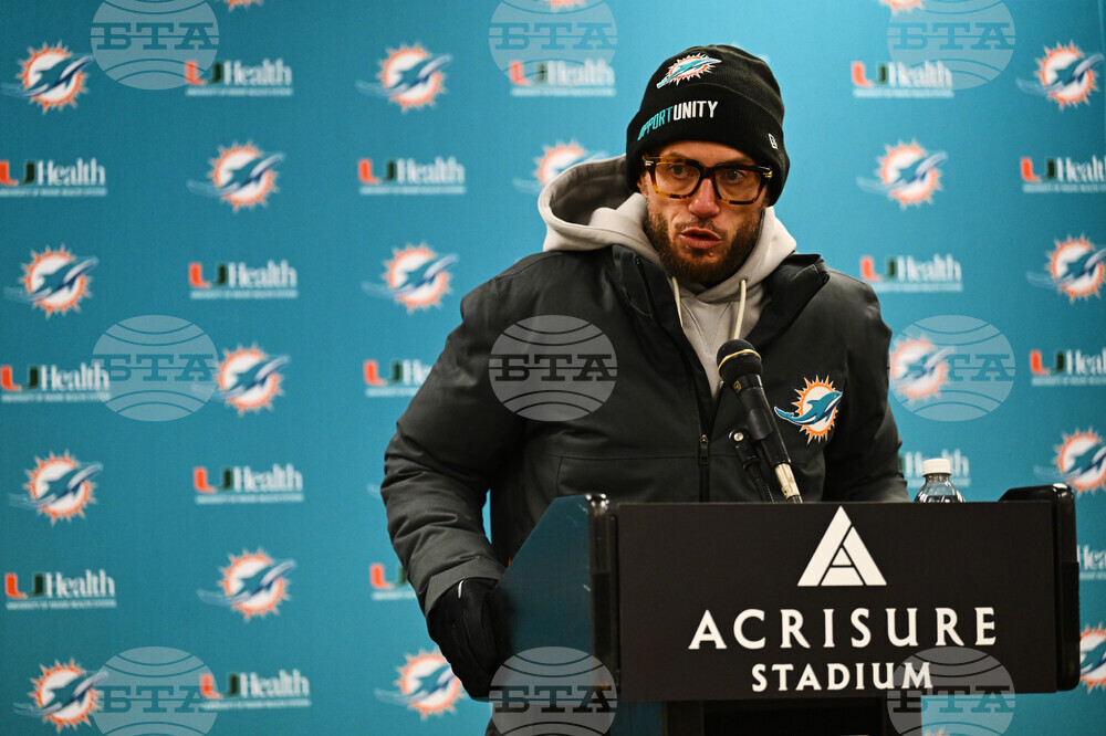 Dolphins Steelers Football