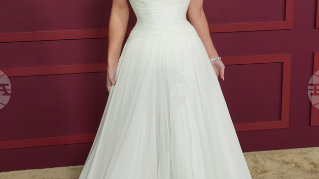 Ще има продължение на боксофис хита „Прислужницата“, обявиха продуцентите му само три седмици след световната му премиера