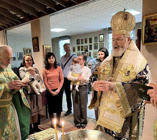 Западно- и Средноевропейският митрополит Антоний посети Българската православна църковна община „Св. Патриарх Евтимий Търновски“ в Париж