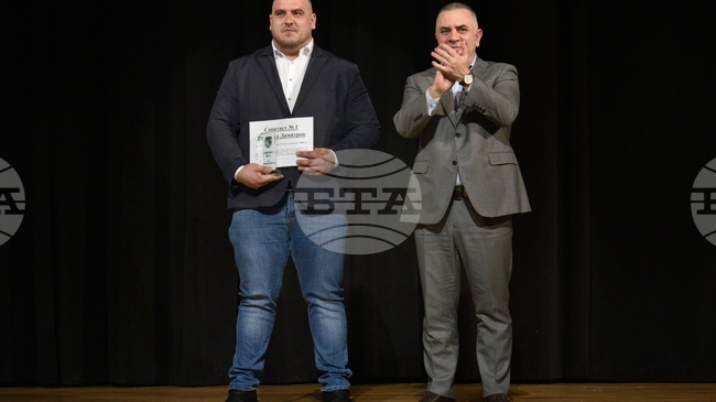 Състезателят по вдигане на тежести Димитър Димитров е спортист номер 1 на Сливен за 2025 година