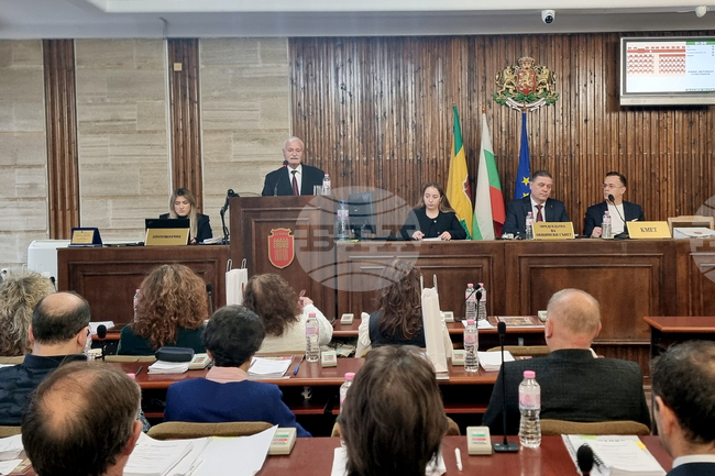 Промени в транспортната схема и бизнес задачите на общински дружества утвърдиха на свое заседание общинските съветници в Добрич