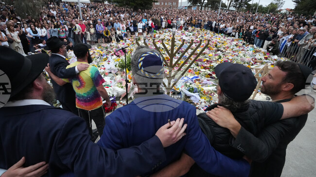 АП: Масовото убийство по време на еврейски празник бе извършено на фона на нарастване на антисемитизма в Австралия