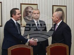 Президентство - „Възраждане“ - консултации