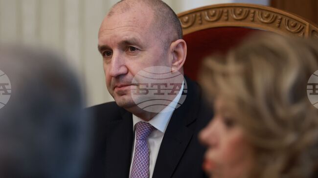 Президентът Румен Радев ще се срещне с представители на парламентарните групи на "БСП-Обединена левица" и на "Има такъв народ"